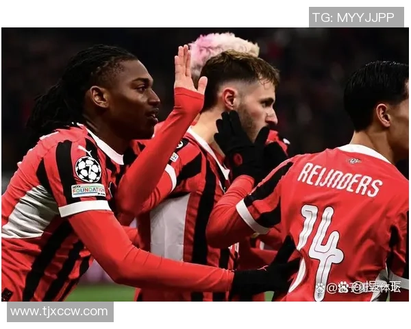 欧冠激战：那不勒斯狂胜AC米兰四球逆转全场沸腾瞬间回顾