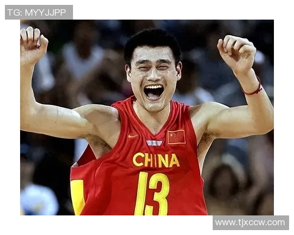 赵本山与姚明同台演绎幽默与篮球的完美结合引发全场欢笑与热烈掌声