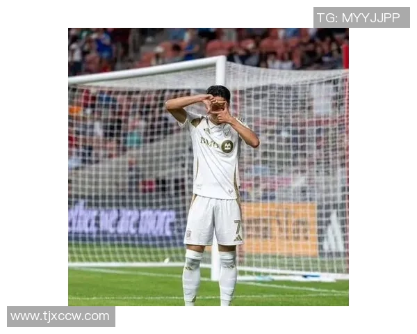 国王杯波尔图大胜热刺帽子戏法引发争议判罚全场沸腾